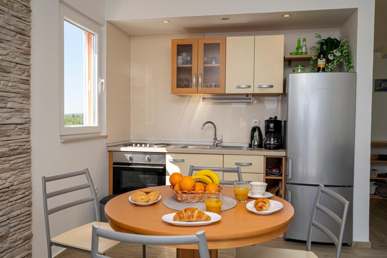 Seaview & Balcony Petra Appartement *